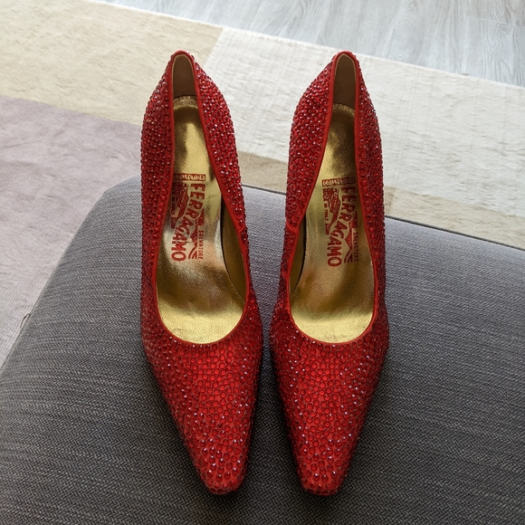 Salvatore Ferragamo: Swarovski Crystals (Marilyn Monroe Heels) - Picture 9 of 14